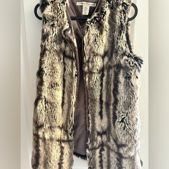 Faux Sherpa vest - Picture 2 of 2